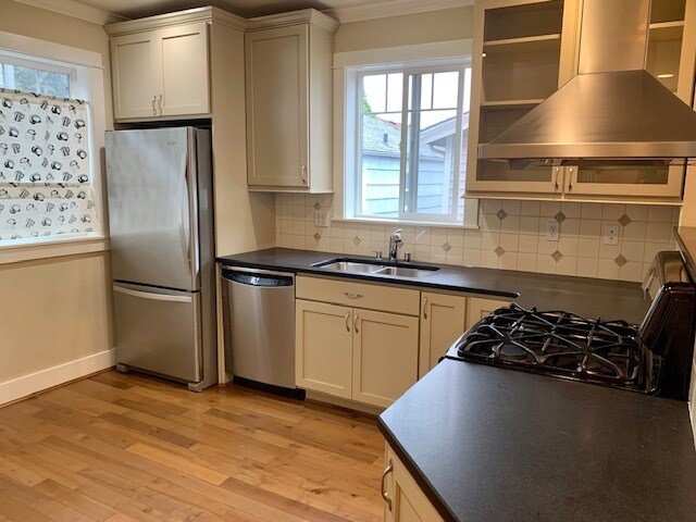 Photo - 3424 34th Ave W