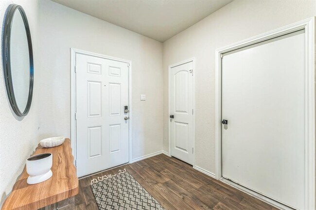821 Bahia Pl