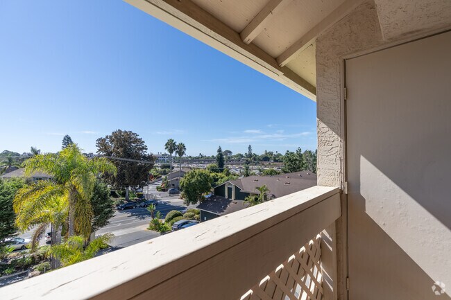 1BD, 1BA - 540SF - Patio