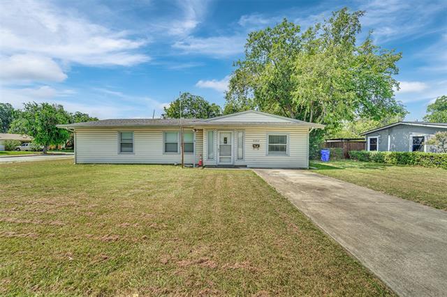 2682 Wasina Dr