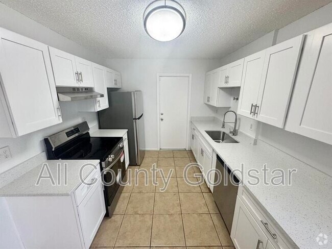 Building Photo - 18051 Steele Ave Rental
