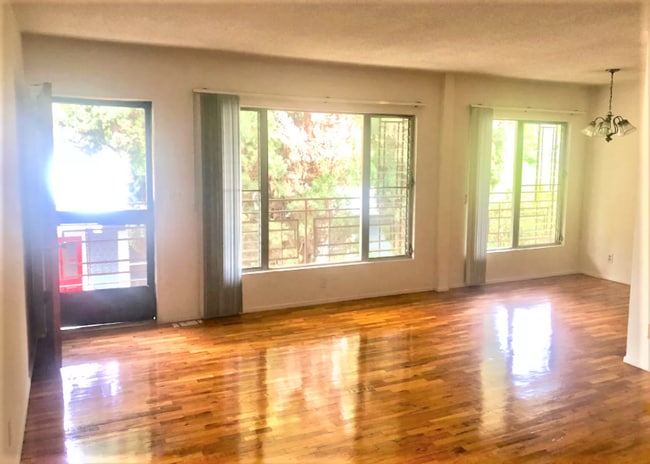 Photo - 807 3rd St Apartamento Unidad F