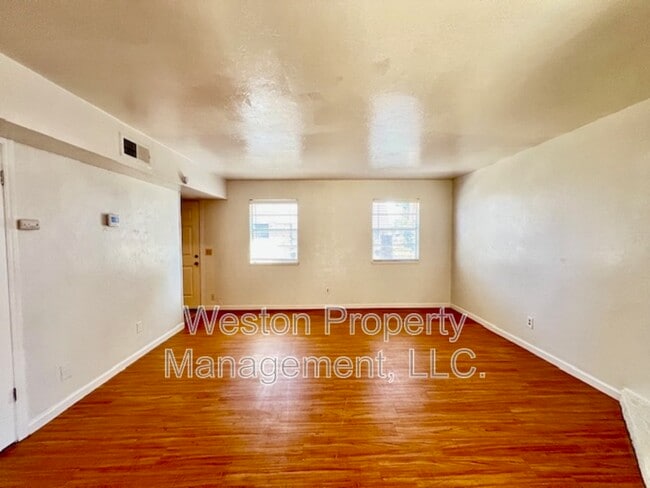 Photo - 6056 Northwest Expy