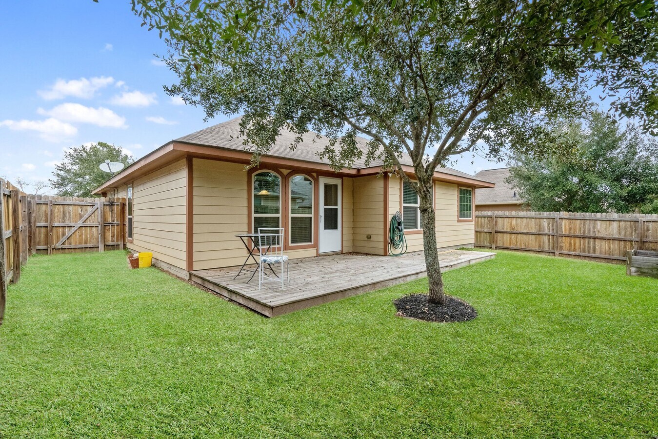 Photo - 967 Oak Terrace Dr