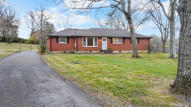 Photo - 2927 Hillhurst Dr