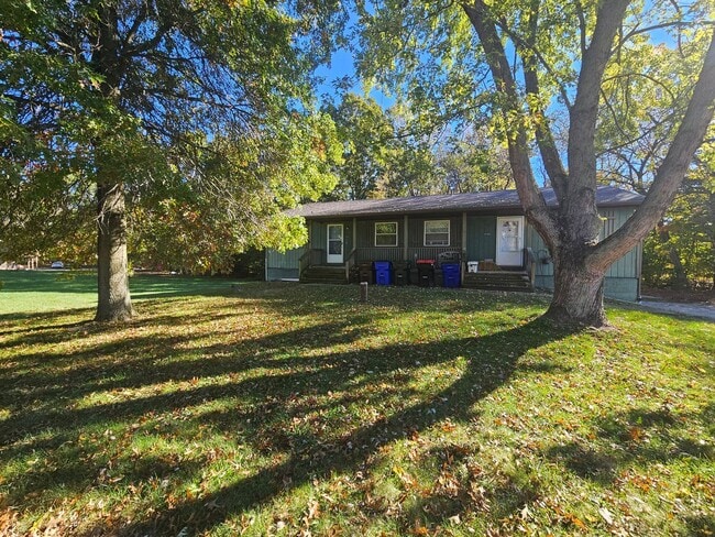 Building Photo - 4790 Sunnybrook Rd