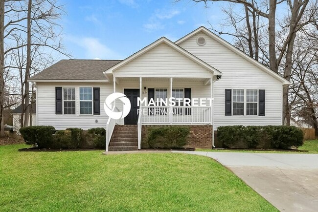 Building Photo - 3 Bedroom Pet-Friendly Home in Zebulon, NC with Main Street Renewal