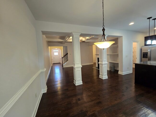 Photo - 2470 Whiteoak Run SE