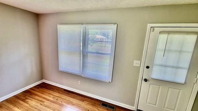 Photo - Charming 3 bedroom Bungalow