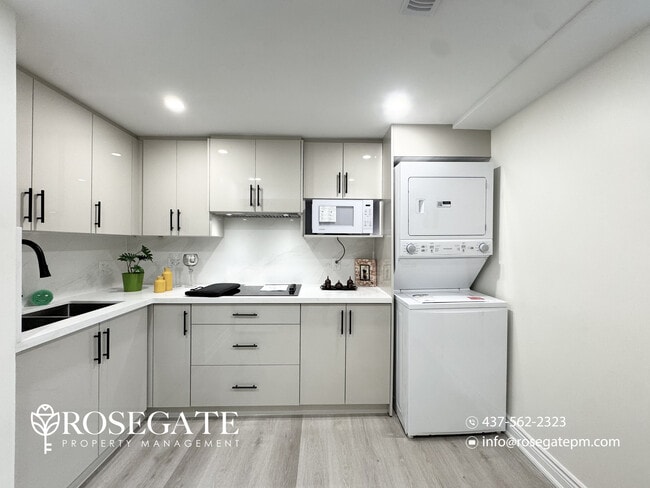 Building Photo - Spacious 2-Bedroom Basement Apartment with Huge Private Outdoor Space in Brampton Unit 2