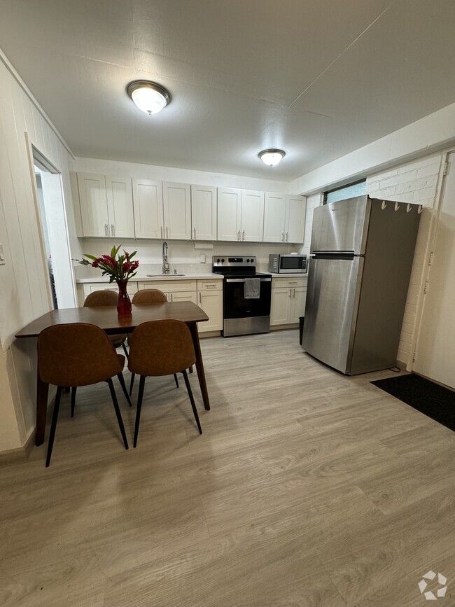 Building Photo - 410 Nahua St Rental