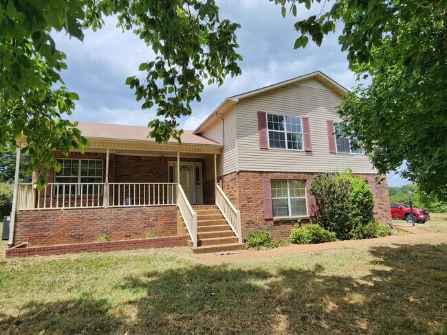 Building Photo - Stunner on Almost 10 Acres on Bear Creek