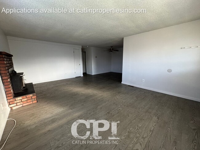 Photo - 410 Brierwood Ct SE