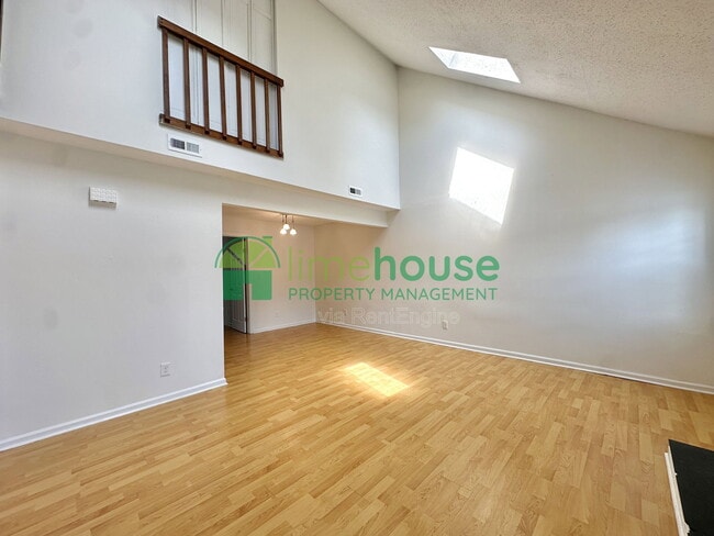 Photo - 3207 Creekside Dr