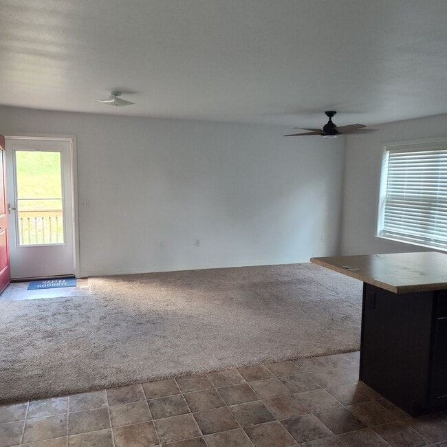Photo - House for rent close to the Landing