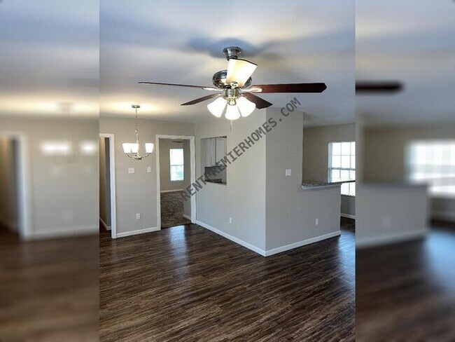 Photo - 2627 Aiken St