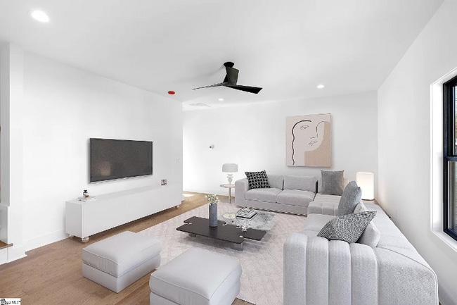 Photo - 112 Lepak Ln