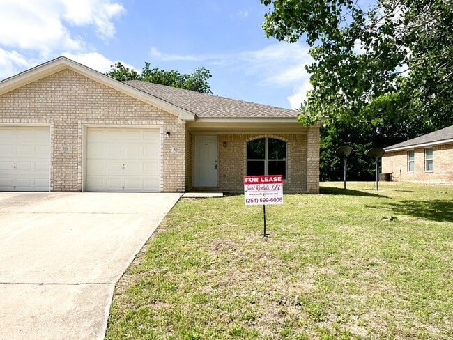 Building Photo - 204 Dale Earnhardt Dr Unit A