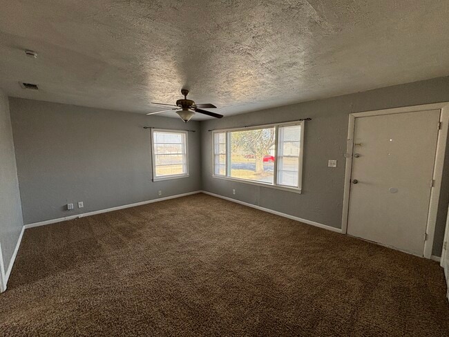 Photo - 303 N Western St