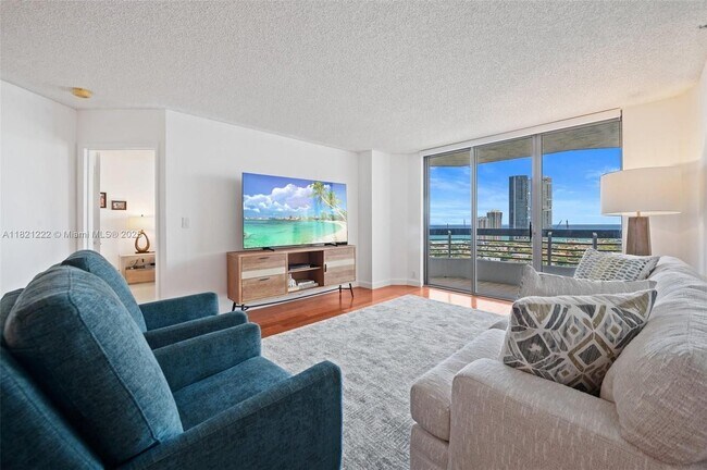 Photo - 19101 NE 36th Pl Unidad 2509