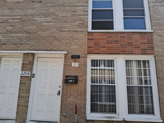 2202 Hebron Ave