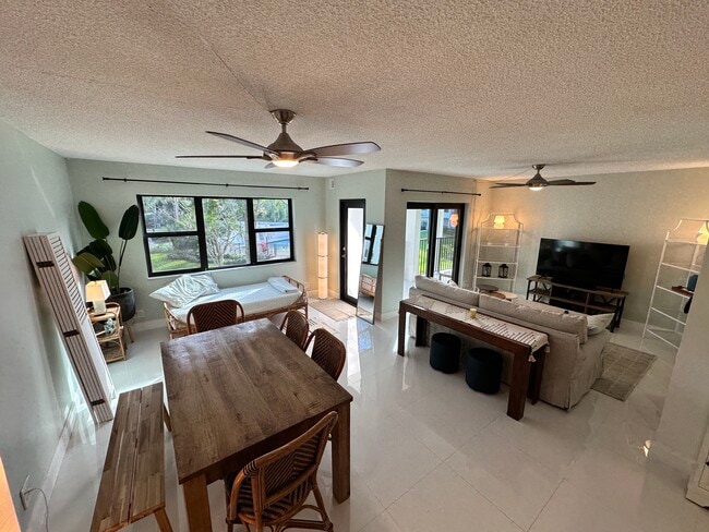 Photo - 900 River Reach Dr Unidad 900 River Reach Drive 202