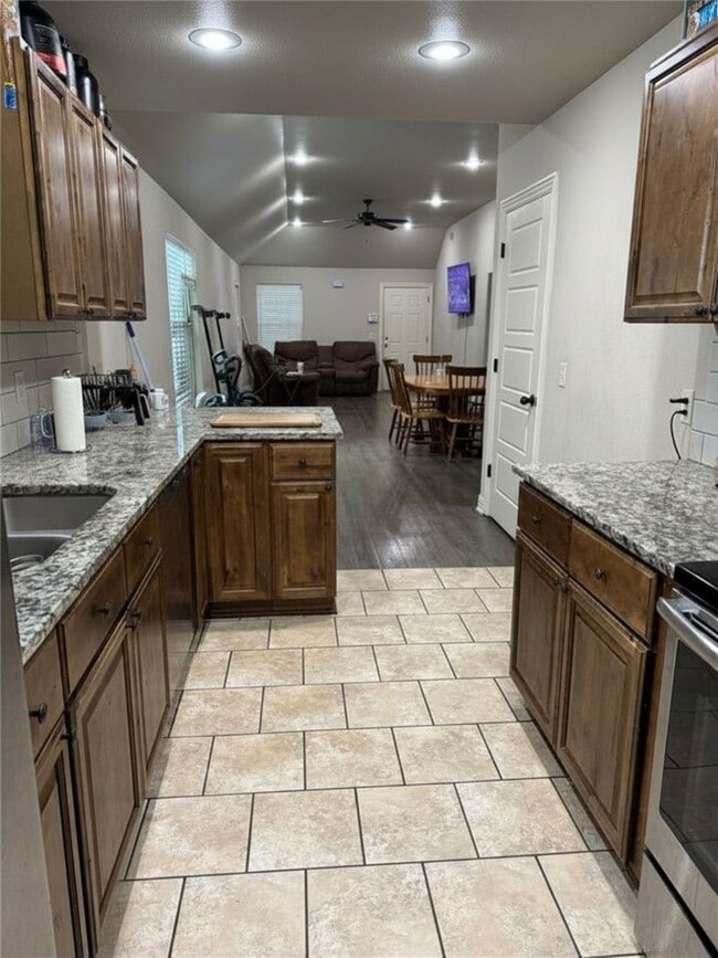 Photo - 1217 N Stephens Ave