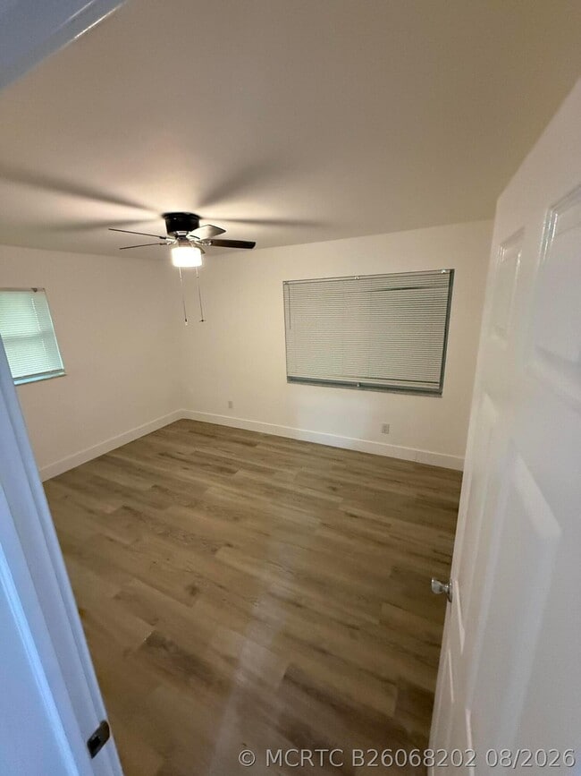 Photo - 1005 SW 3rd Way