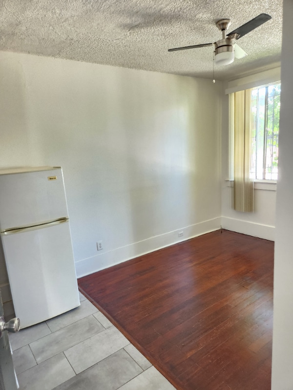 Building Photo - 1114 Poinsettia Dr Rental