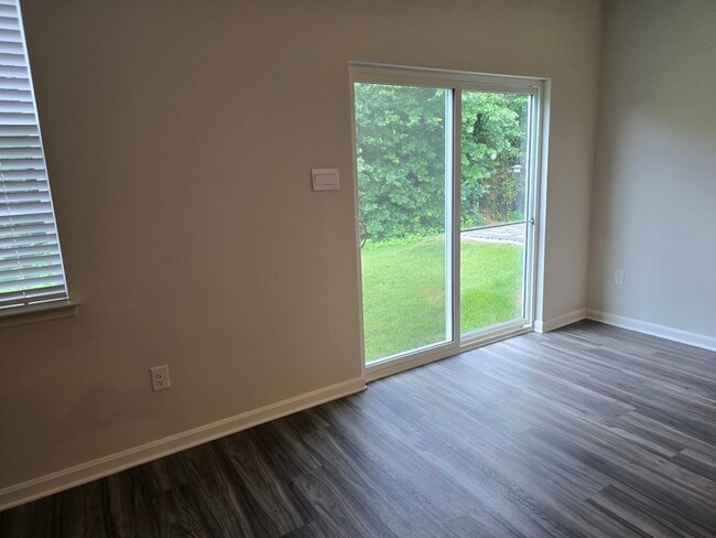 Photo - 330 Maple Run Dr