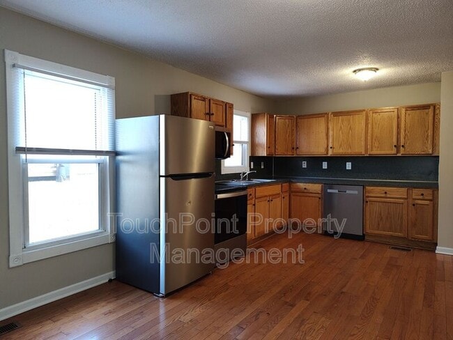 Photo - 524 Railroad Dr NW