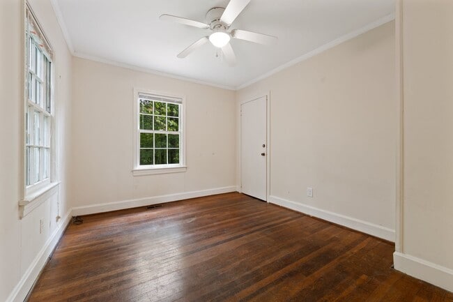 Photo - 1208 Hillview Rd