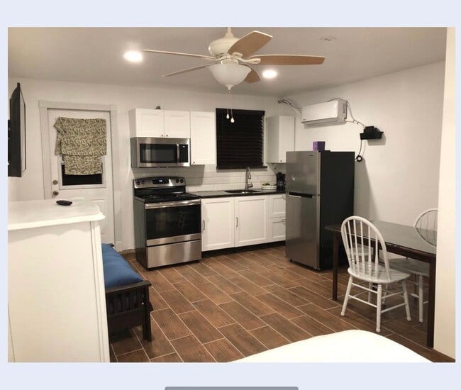 Photo - 2808 W San Isidro St