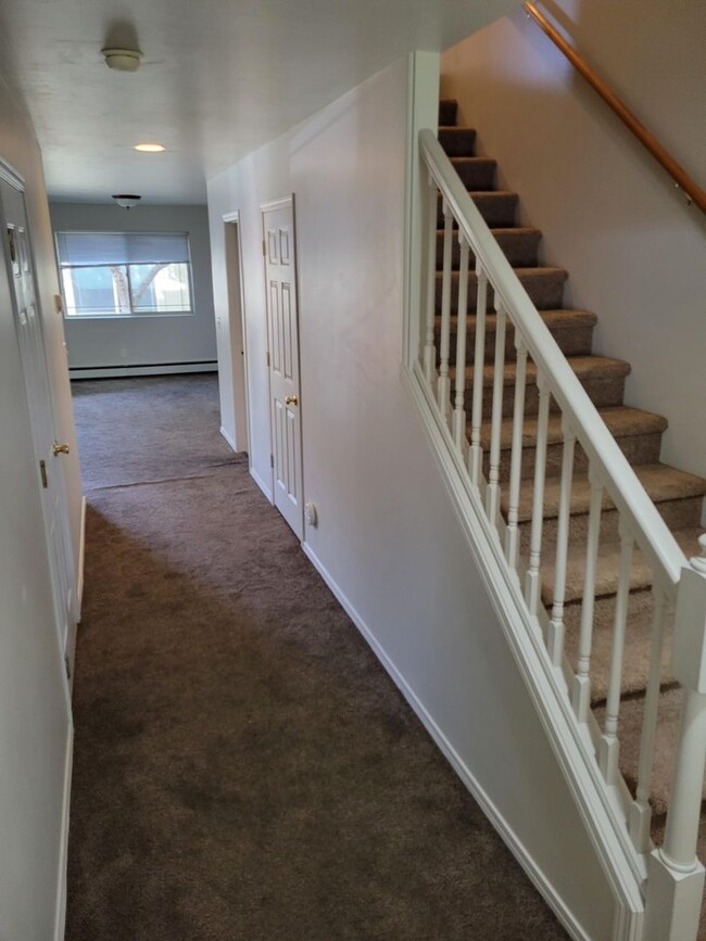 3 Bedroom, 2.5 Bathroom Townhouse; Short D... - 3 Bedroom, 2.5 Bathroom Townhouse; Short D...