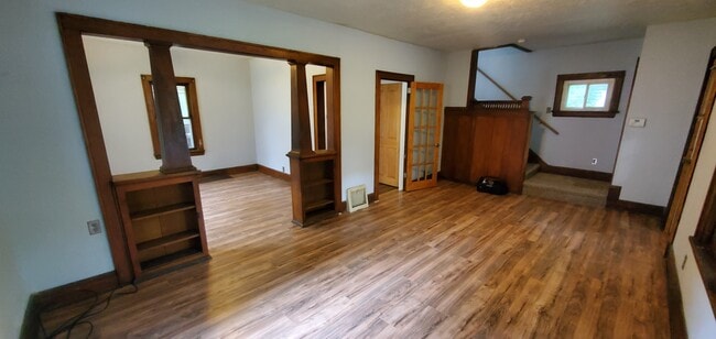 Building Photo - 710 Morgan Ave