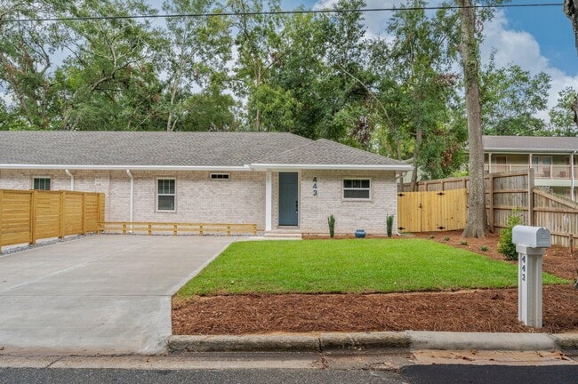 443 Cobb Ave E