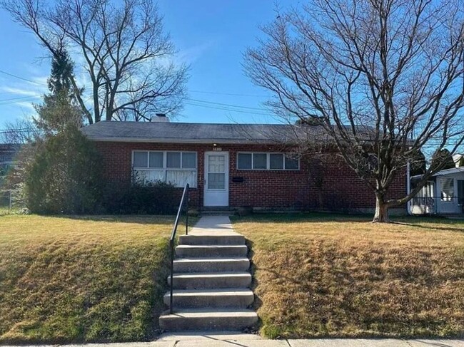 Charming Parkville Single Family Home with... - Charming Parkville Single Family Home with...
