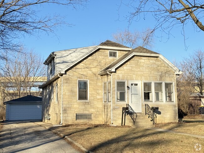 Building Photo - 10204 W Bungalow Pkwy Rental