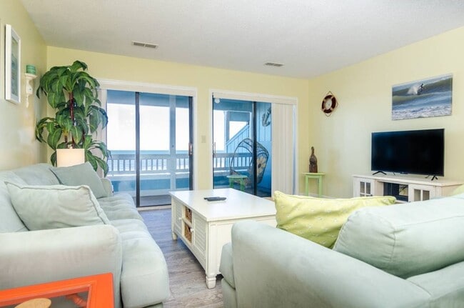 1437 Fort Fisher Blvd S