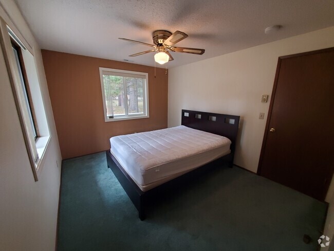 Building Photo - 14579 Crossroads Loop Rental