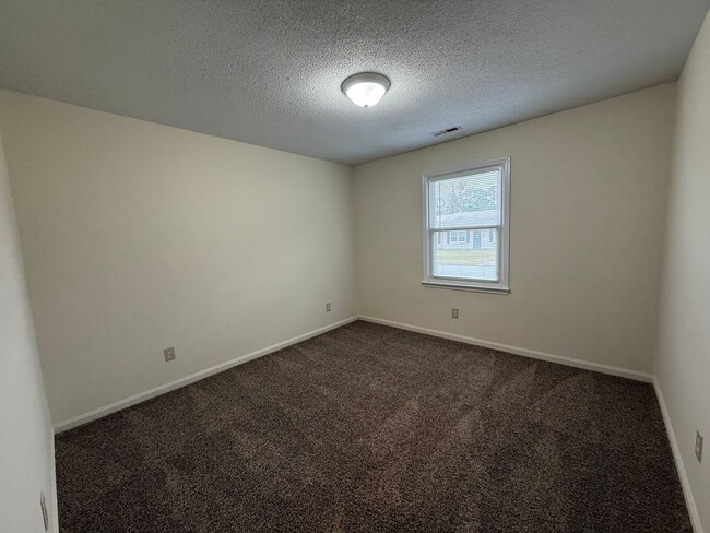 Photo - Nice 2 bedroom, 2 bath Duplex