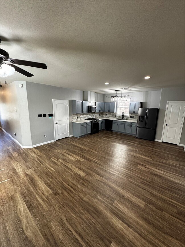 Photo - 5746 Manning Crk Trl