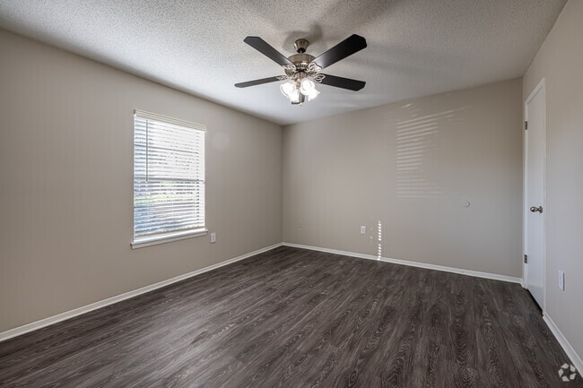 1BR, 1BA - 900SF - Bedroom