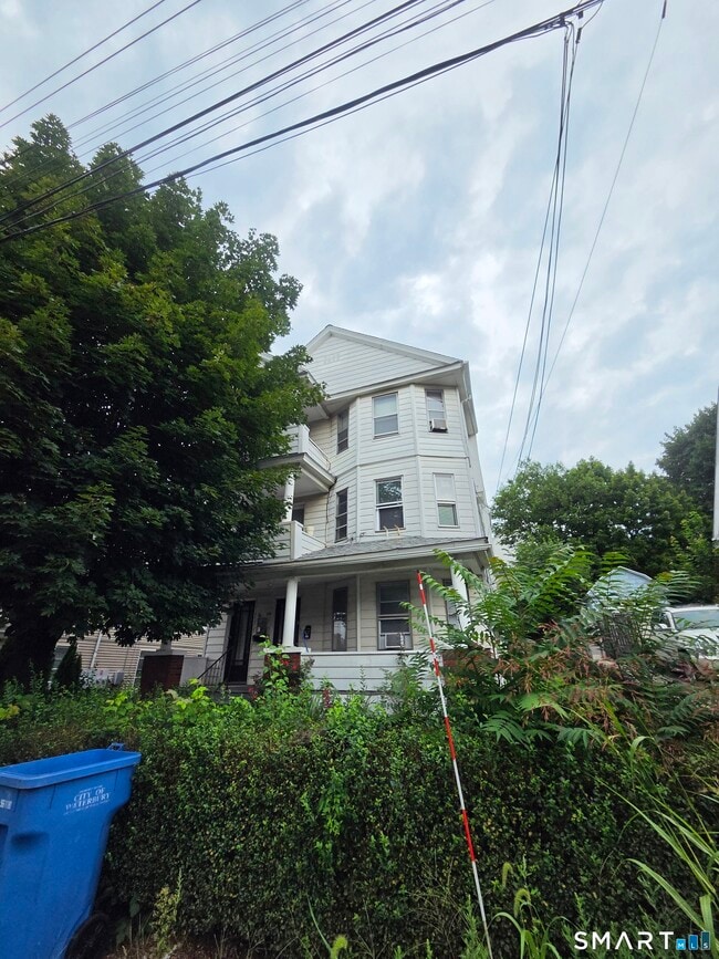 Building Photo - 77 Alma St Unit 2