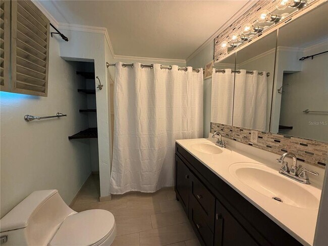 Photo - 701 SW 28 St
