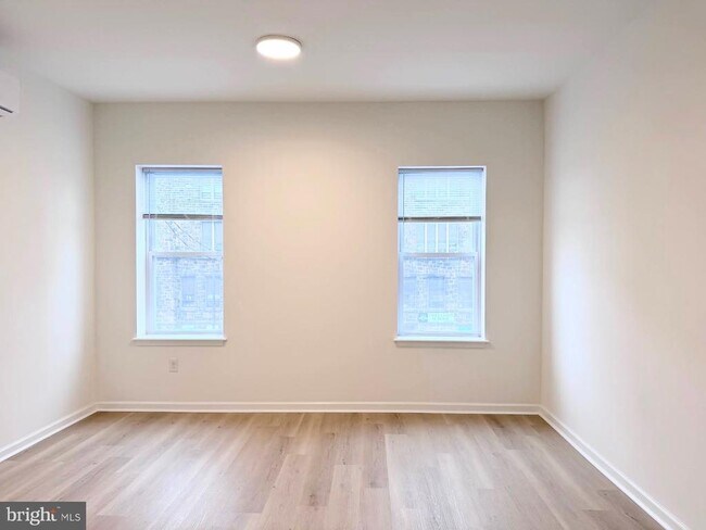 Photo - 319 E Lehigh Ave