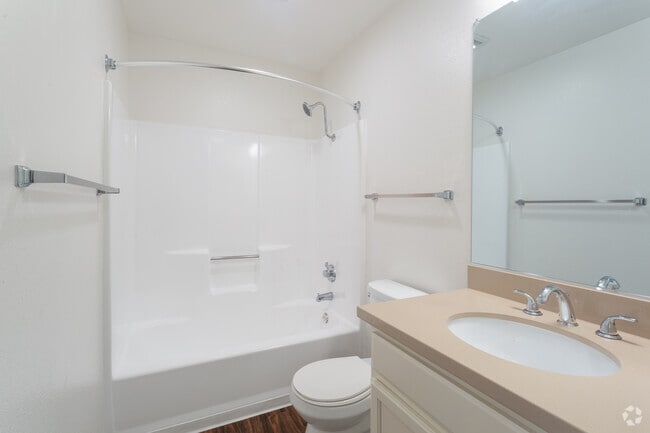 Photo - The Grove Garden Apartments