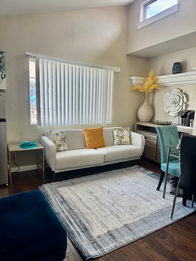 Building Photo - 6918 Coley Ave Unit 5