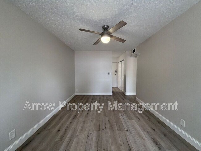 Photo - 1215 E St