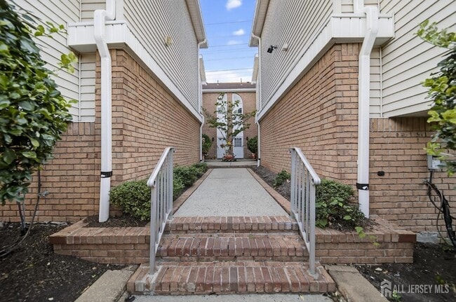 Photo - 1606 Madaline Dr